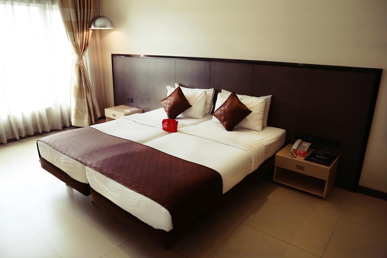 The Sirona Hotel Pune Exteriör bild