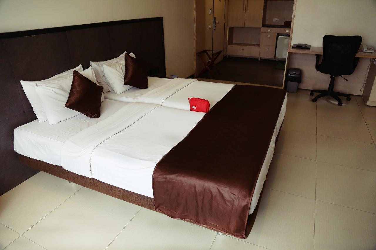 The Sirona Hotel Pune Exteriör bild