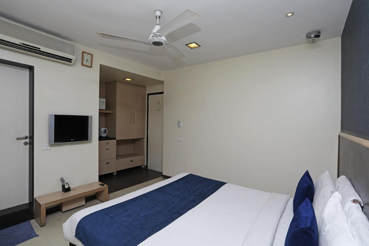 The Sirona Hotel Pune Exteriör bild