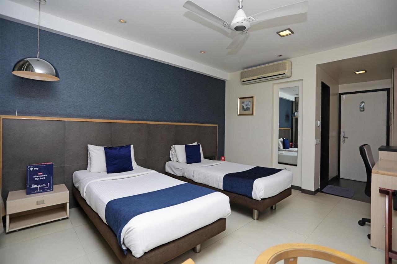 The Sirona Hotel Pune Exteriör bild